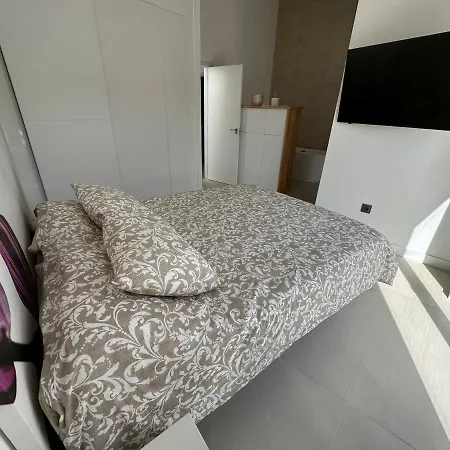 Enora Villa *