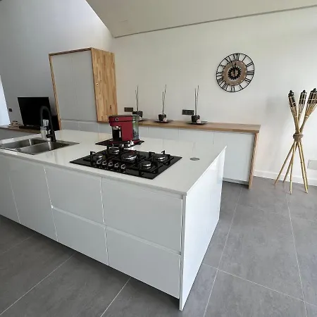 Enora Villa